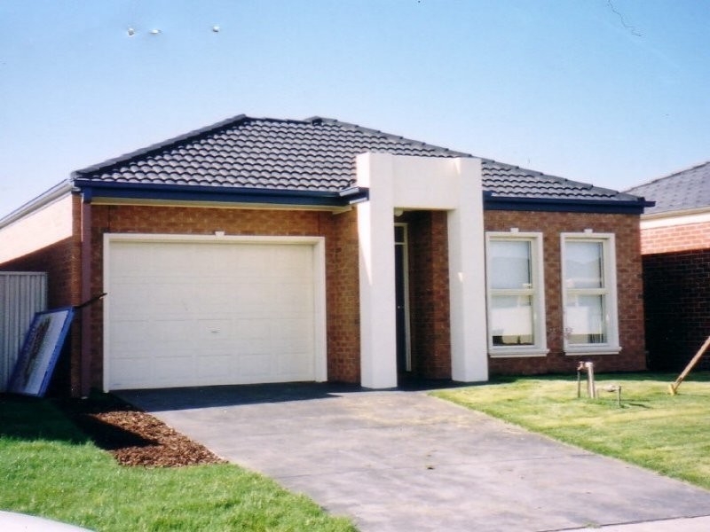 15 Ashwood Gr, Pakenham VIC 3810