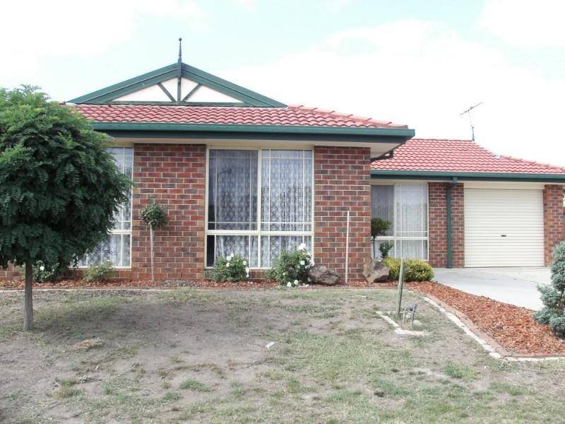 16 Conrad Court, Pakenham VIC 3810