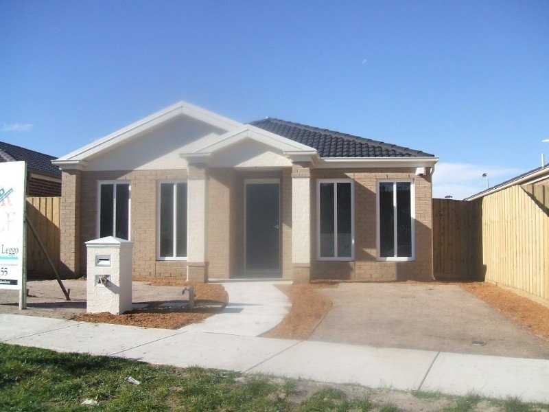 66 Manna Gum Drive, Pakenham VIC 3810