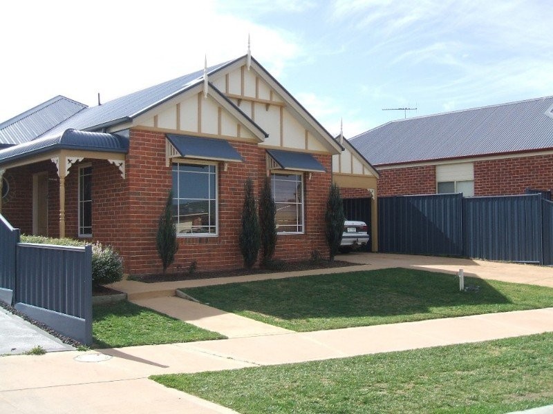 11 Cider Link, Pakenham VIC 3810