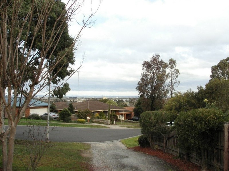 6 Highview Court, Pakenham VIC 3810