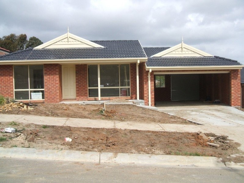 6 Manna Gum Drive, Pakenham VIC 3810