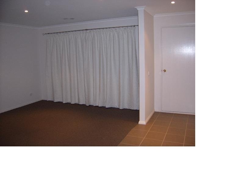 6 Manna Gum Drive, Pakenham VIC 3810