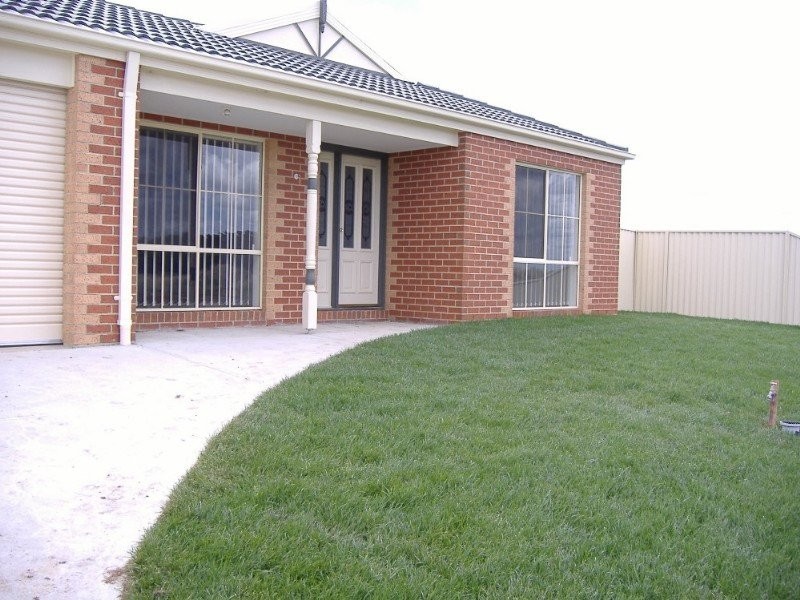 25 Jacaranda Way, Pakenham VIC 3810
