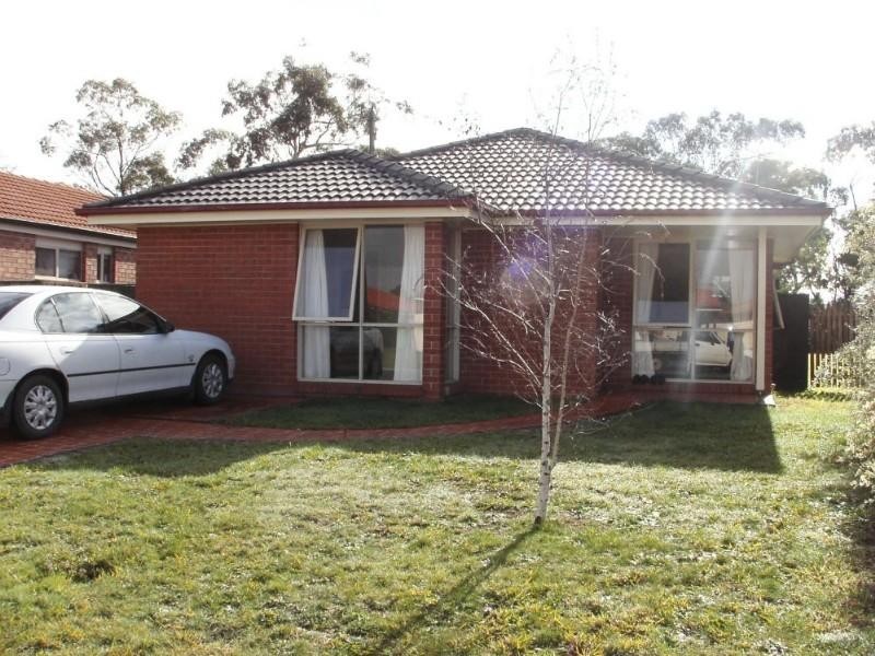 35 Maria Crescent, Pakenham VIC 3810