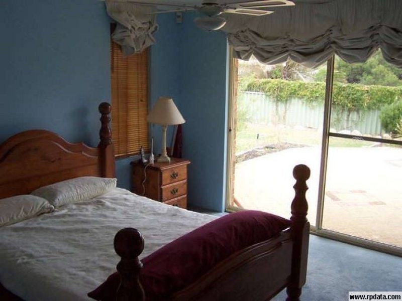 12 Watercress Gardens, Spearwood WA 6163