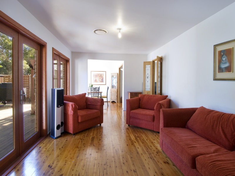 8 Calool Crescent, Belrose NSW 2085