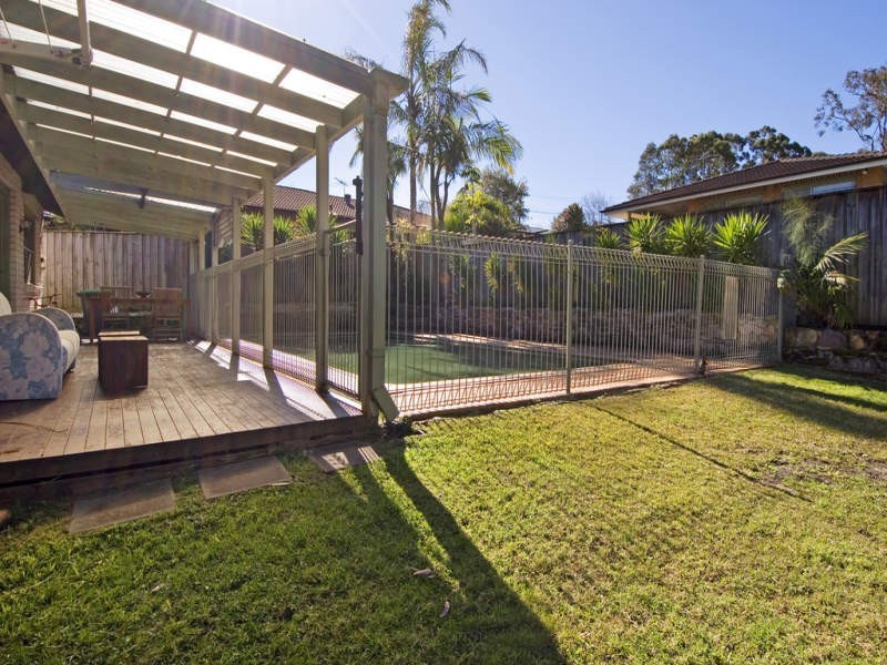 8 Calool Crescent, Belrose NSW 2085
