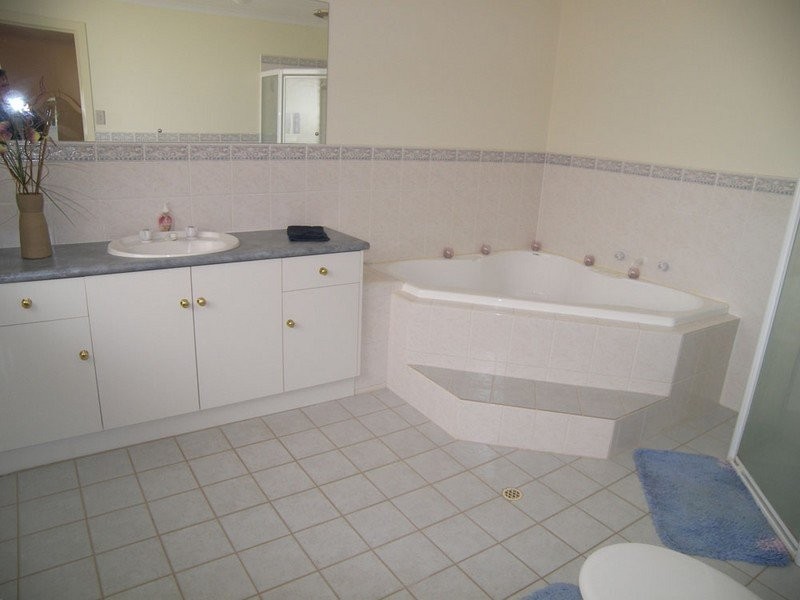 2 Bombardieri Court, Evanston Park SA 5116