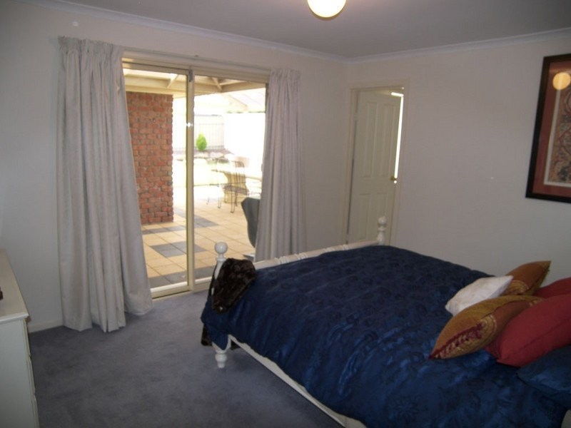 2 Bombardieri Court, Evanston Park SA 5116