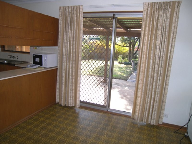 33 St Albans Road, Evanston Park SA 5116