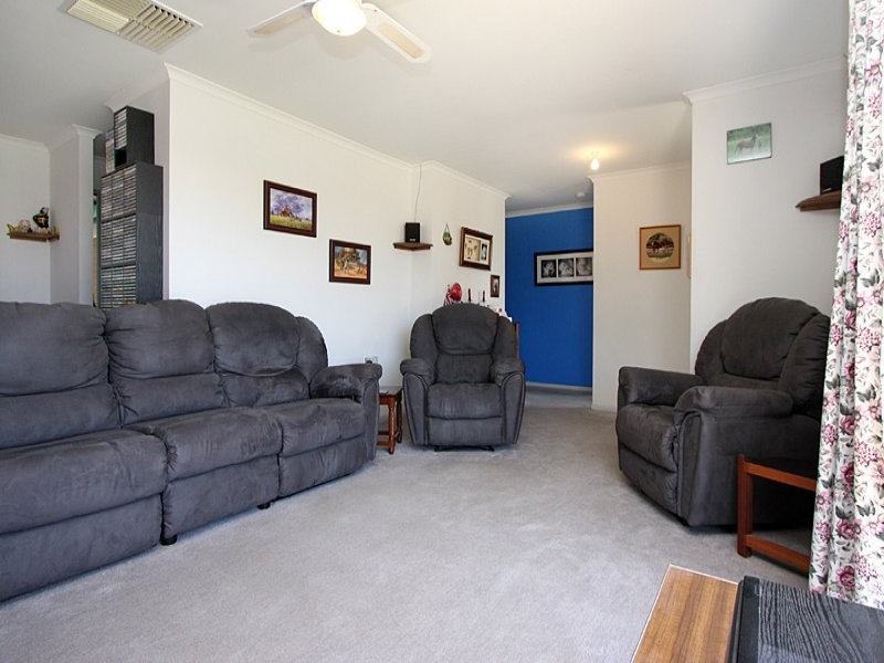 4 Mitchell Drive, Evanston Park SA 5116