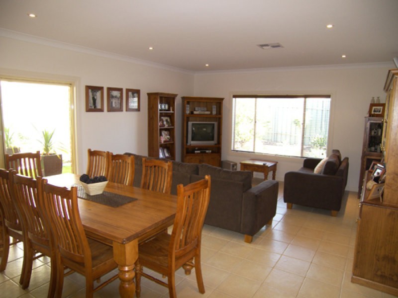 24 Selway Place, Evanston Park SA 5116