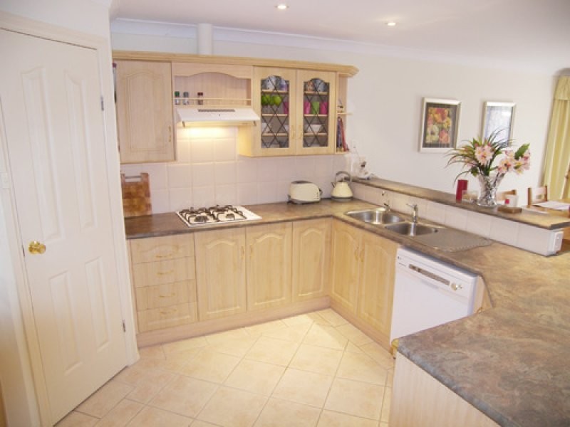 13 Rossiter Drive, Evanston Park SA 5116