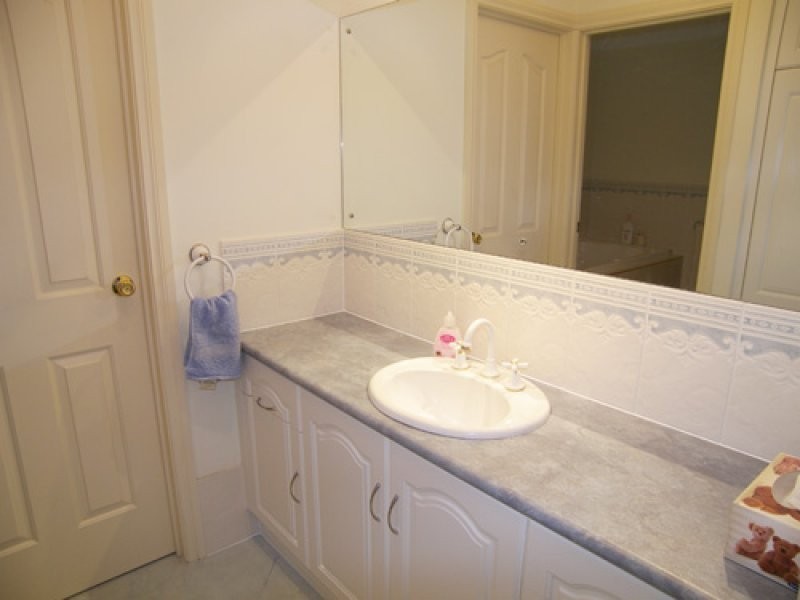 13 Rossiter Drive, Evanston Park SA 5116