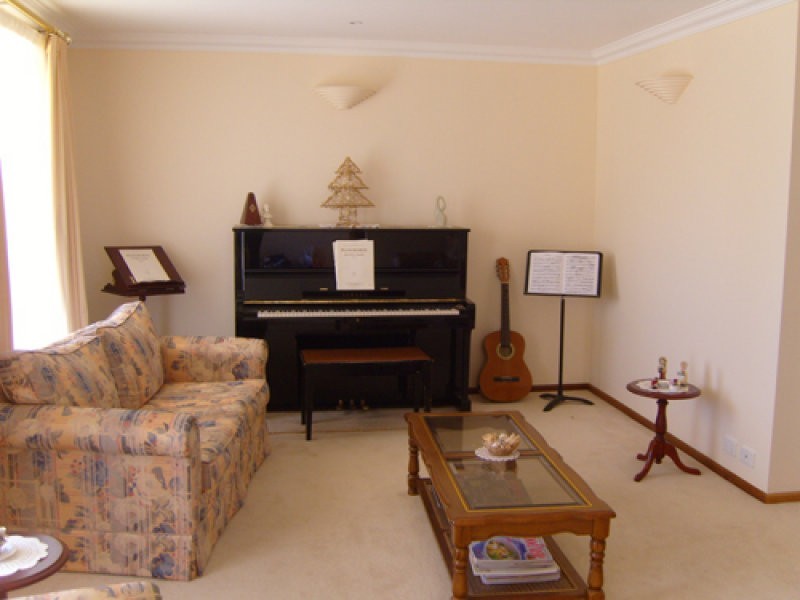 16 Buttercup Grove, Blakeview SA 5114