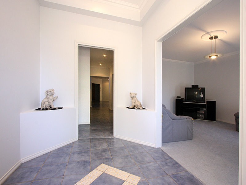 10 McKinlay Drive, Hewett SA 5118