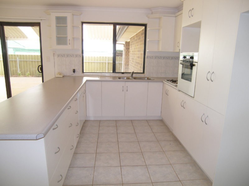 6 Mitchell Drive, Evanston Park SA 5116