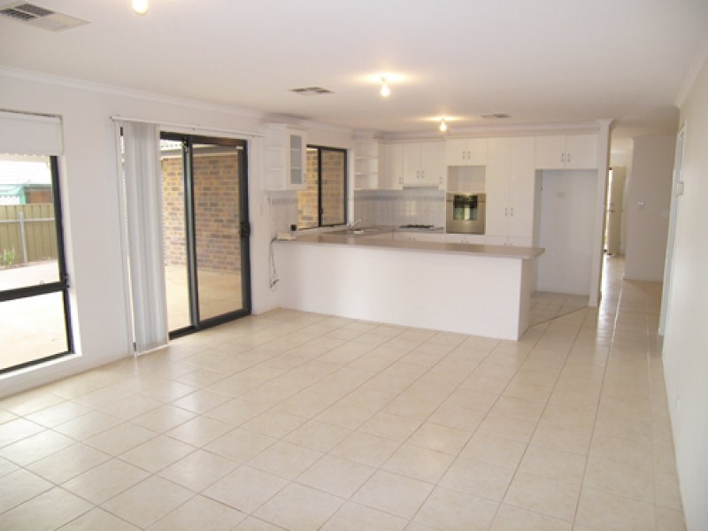 6 Mitchell Drive, Evanston Park SA 5116