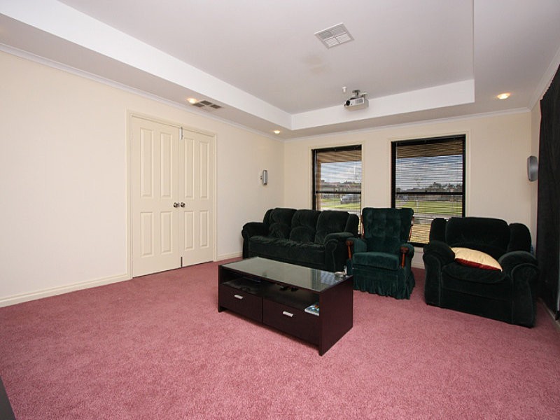 38 Osprey Parade, Hewett SA 5118