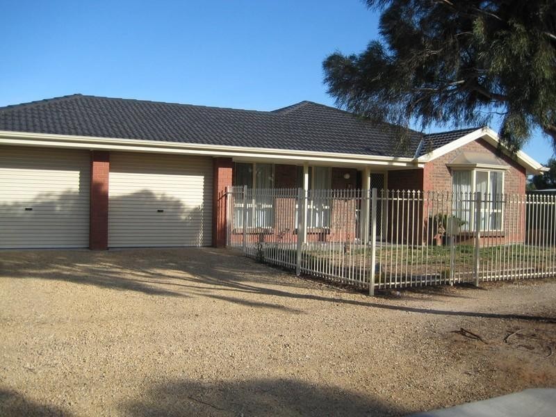 27 Barnet Road, Evanston SA 5116