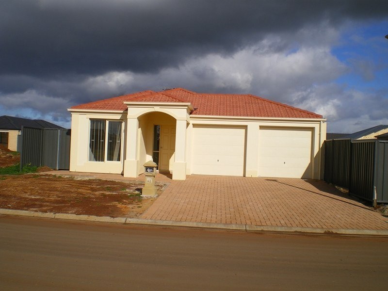 43 Lakeside Drive, Andrews Farm SA 5114