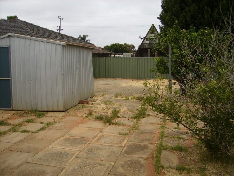 11 Devenish St, Utakarra WA 6530