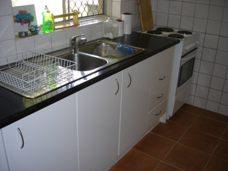 8 Woodman St, Utakarra WA 6530