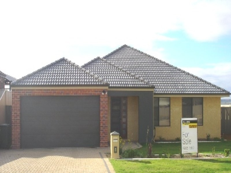 8 Yolanda Edge, Wandina WA 6530