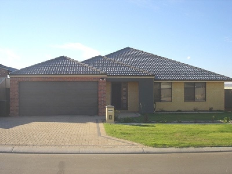 8 Yolanda Edge, Wandina WA 6530