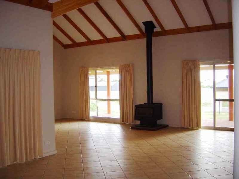 39 Waterfront Circle, Drummond Cove WA 6532