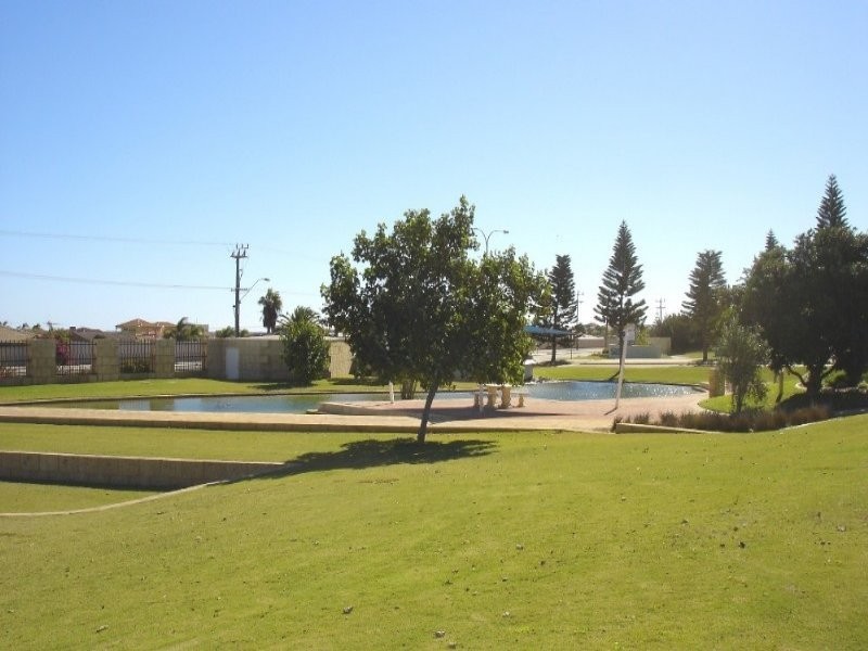 16 Dante Tarn, Wandina WA 6530