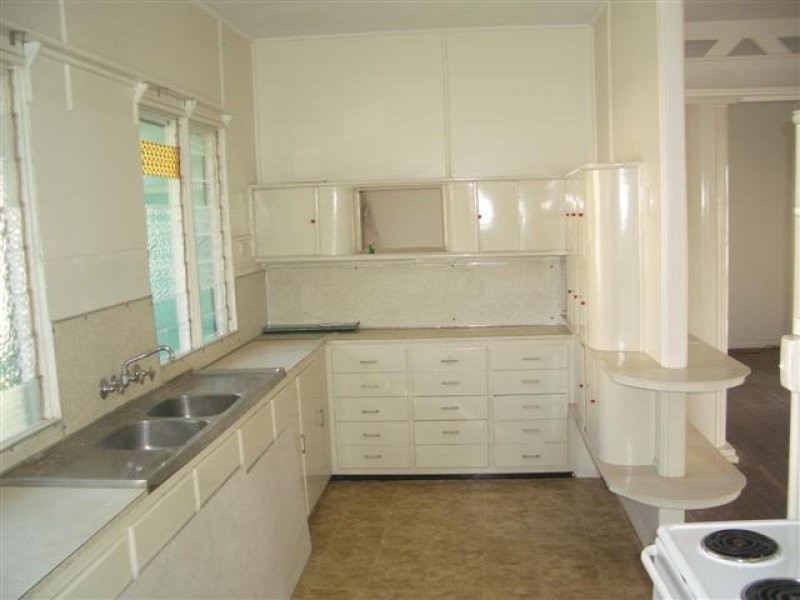 24 Boles Street, Gladstone QLD 4680