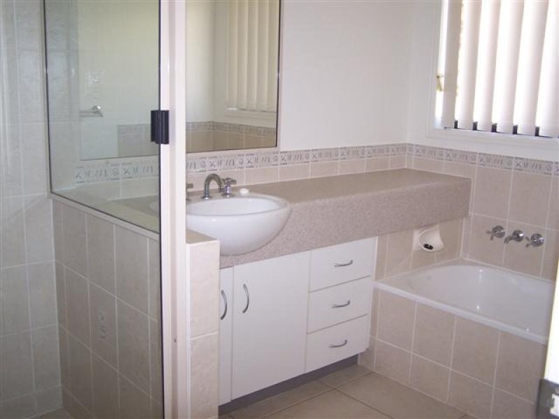 98 Col Brown Avenue, Gladstone QLD 4680