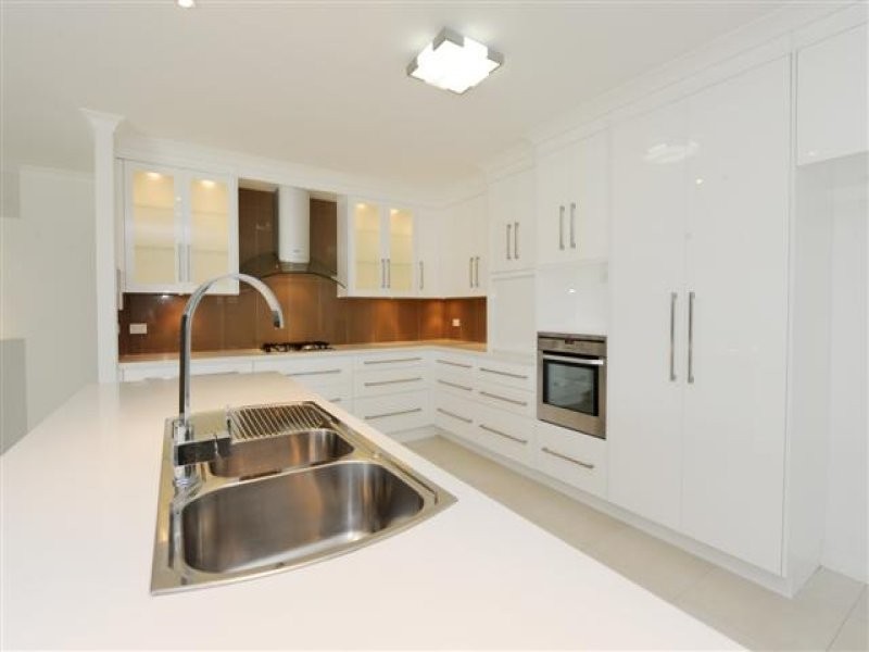 10 Sanctuary Place, Gladstone QLD 4680