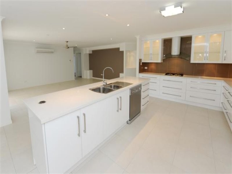 10 Sanctuary Place, Gladstone QLD 4680