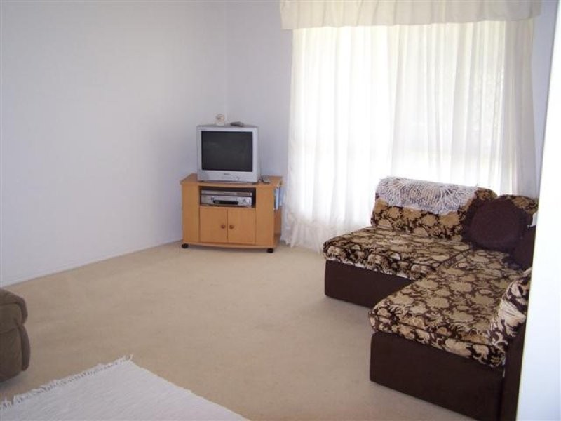 2 Kirrang Place, Boyne Island QLD 4680