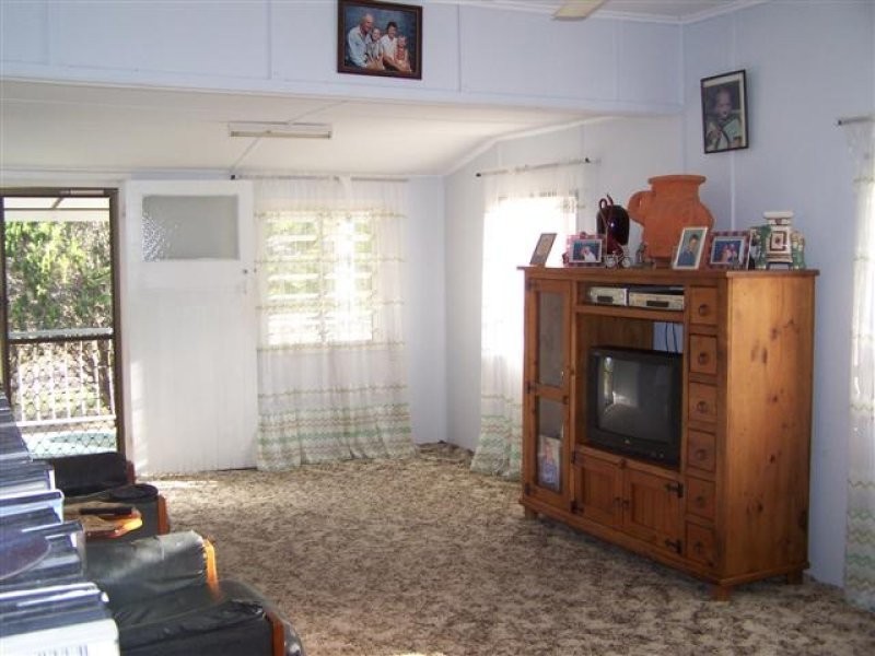 1 Cannan Street, Mount Larcom QLD 4695