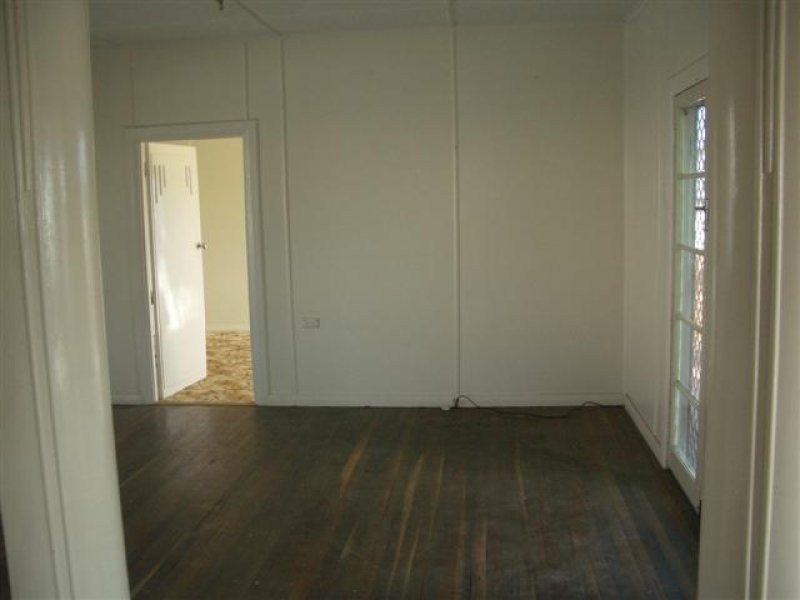 24 Boles Street, Gladstone QLD 4680