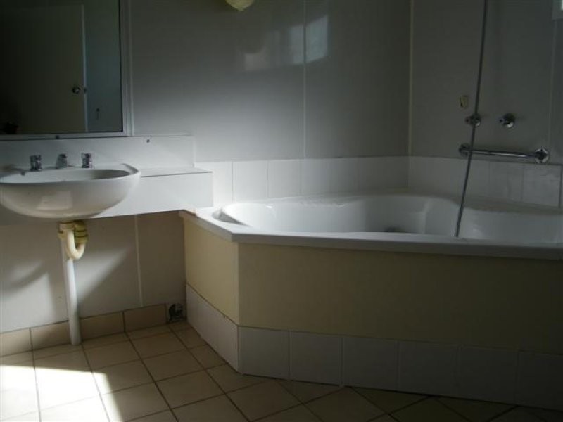 62 Flinders Street, Gladstone QLD 4680