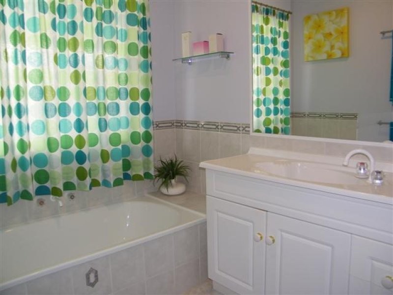 26 Curtis Avenue, Boyne Island QLD 4680