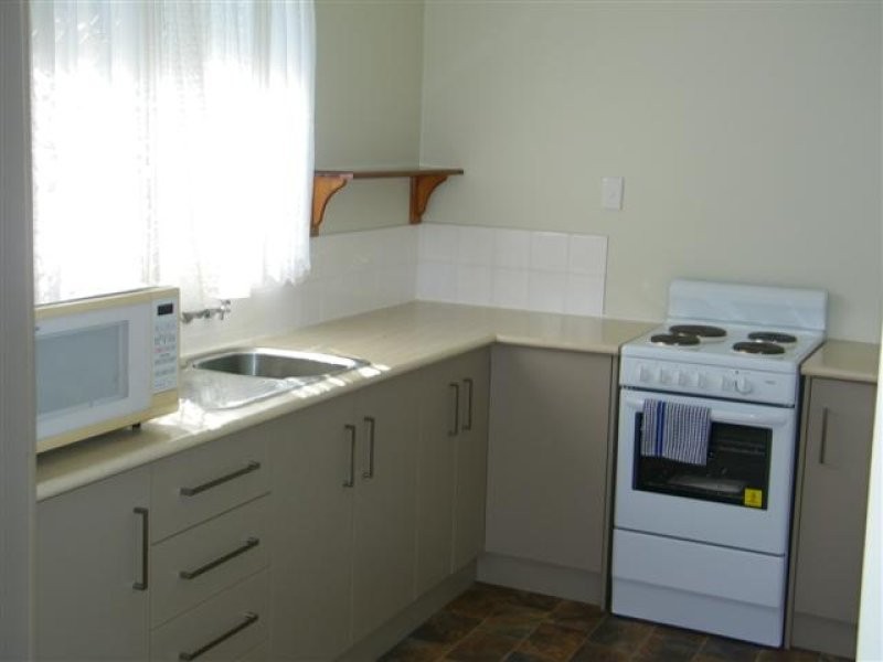 2 Pashley Street, Gladstone QLD 4680