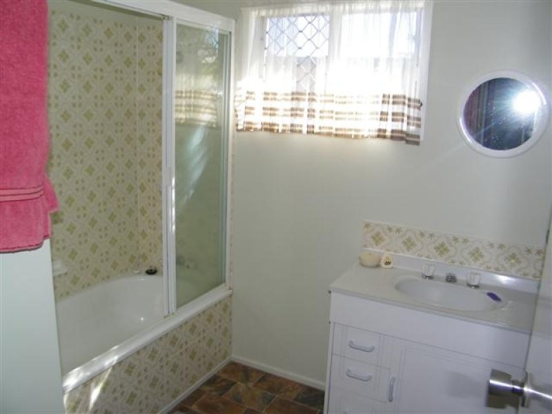 2 Pashley Street, Gladstone QLD 4680