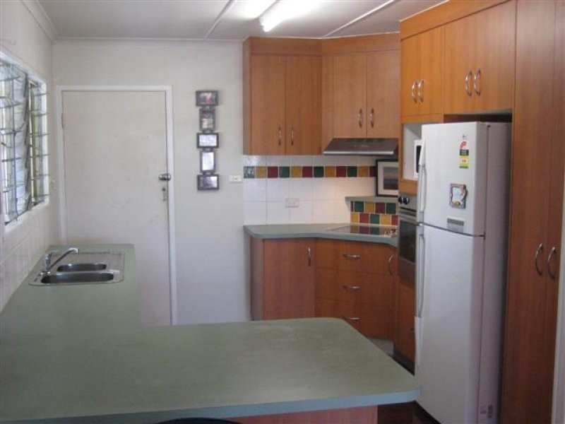 16 Hetherington Street, Gladstone QLD 4680