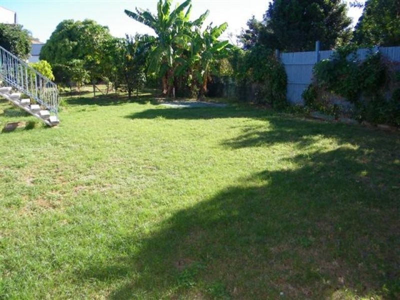 2 Herbert Street, Gladstone QLD 4680