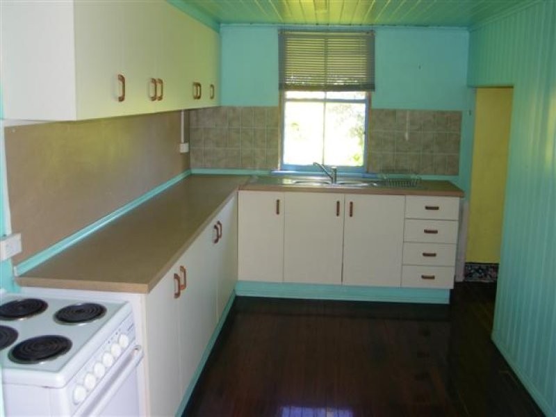 2 Herbert Street, Gladstone QLD 4680