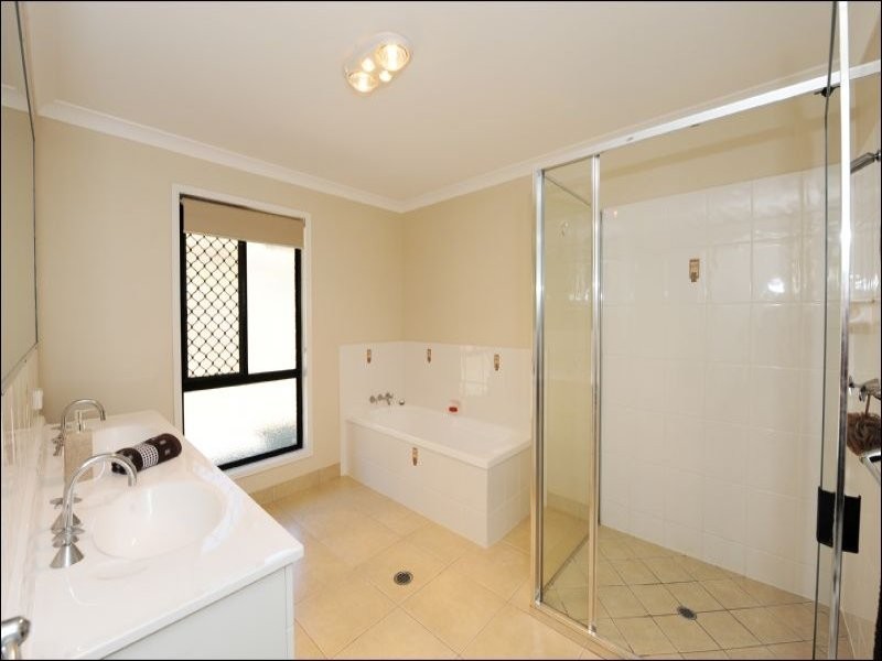 52 Lincoln James Drive, Beecher QLD 4680