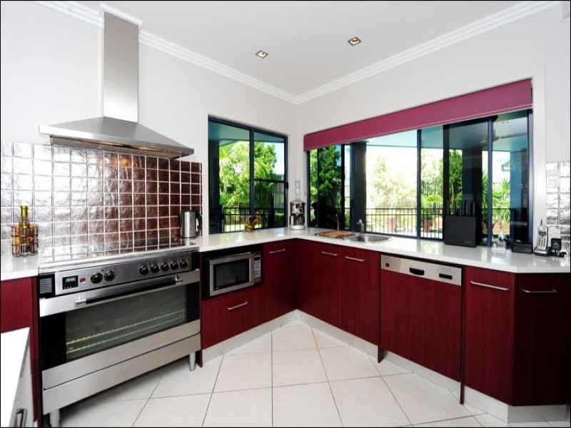 2 Leonie Court, New Auckland QLD 4680