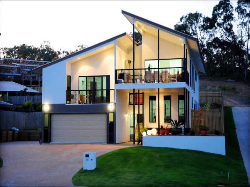 20 Lighthouse Drive, Boyne Island QLD 4680