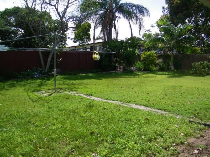44 Aerodrome Road, Clinton QLD 4680